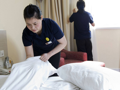 酒店服务员工作服需要注意的事项