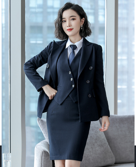 女式西装里面配什么衣服比较好看2